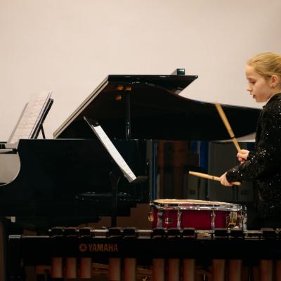 VALSTS KONKURSS sitaminstrumentu spēlē