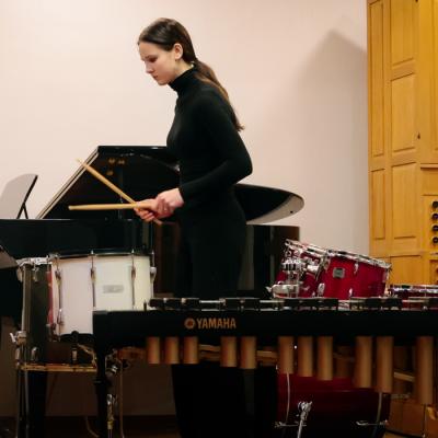 VALSTS KONKURSS sitaminstrumentu spēlē
