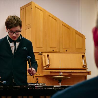 VALSTS KONKURSS sitaminstrumentu spēlē