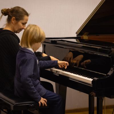 Vispārējo klavieru mūzikas skolas audzēkņu koncerts Ziemas muzikālie stāsti