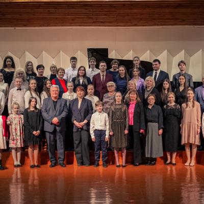 IX Latvijas mūzikas skolu un mūzikas vidusskolu audzēkņu festivāla vispārējās klavierēs dalībnieki
