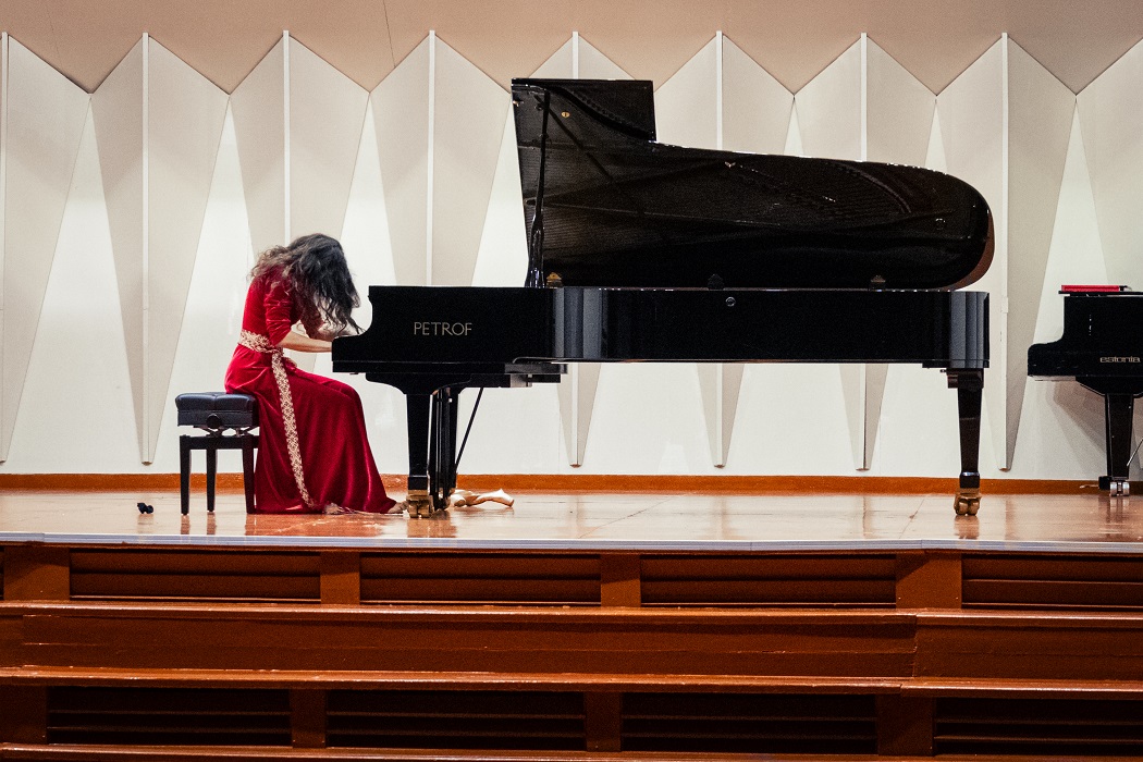 Pianistes DIĀNAS ZANDBERGAS koncertlekcija DĀRGAKMEŅI KLAVIERĒM 