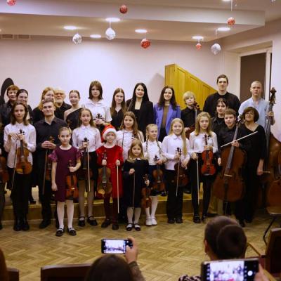 Stīgu instrumentu nodaļas koncerts “Ziemassvētku gaidās”
