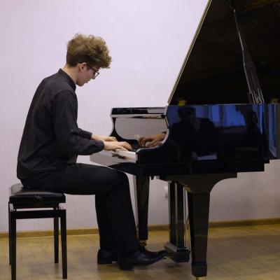 Vidusskolas vispārējo klavieru koncerts “Ziemas fantāzijas”