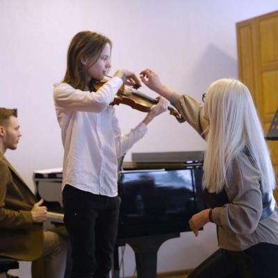Pedagogu profesionālās kvalifikācijas pilnveides programma IP Stīgu instrumentu spēle pedagogiem
