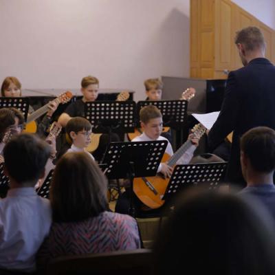 Ģitāras spēles nodaļas audzēkņu koncerts Pavasara akords