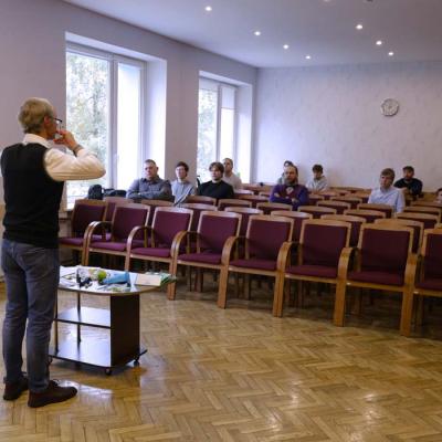 Kursi Gata Evelona vadībā