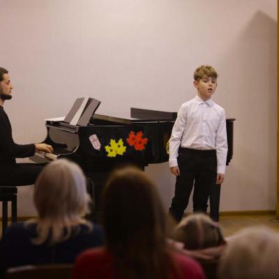 Kora klases audzēkņu koncerts Pīlādžogu dziesmas