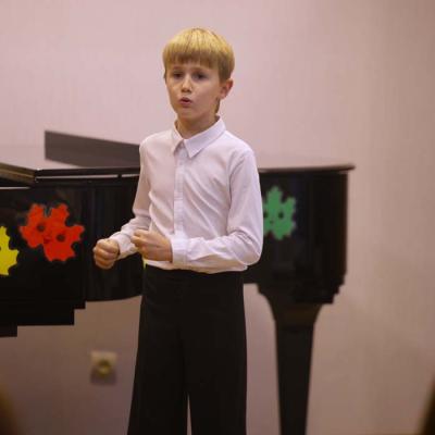 Kora klases audzēkņu koncerts Pīlādžogu dziesmas