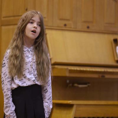 Kora klases audzēkņu koncerts Pīlādžogu dziesmas