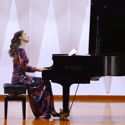 Pianistes Diānas Zandbergas koncerts “GAISMAS DĀRZI”