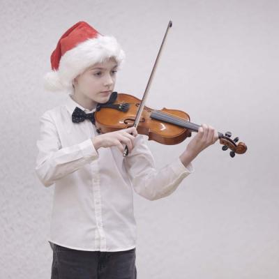 Stīgu instrumentu nodaļas koncerts Ziemassvētku Gaidās