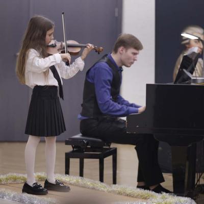 Stīgu instrumentu nodaļas koncerts Ziemassvētku Gaidās