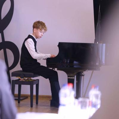 Valsts konkurss klavierspēlē