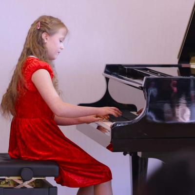 Valsts konkurss klavierspēlē