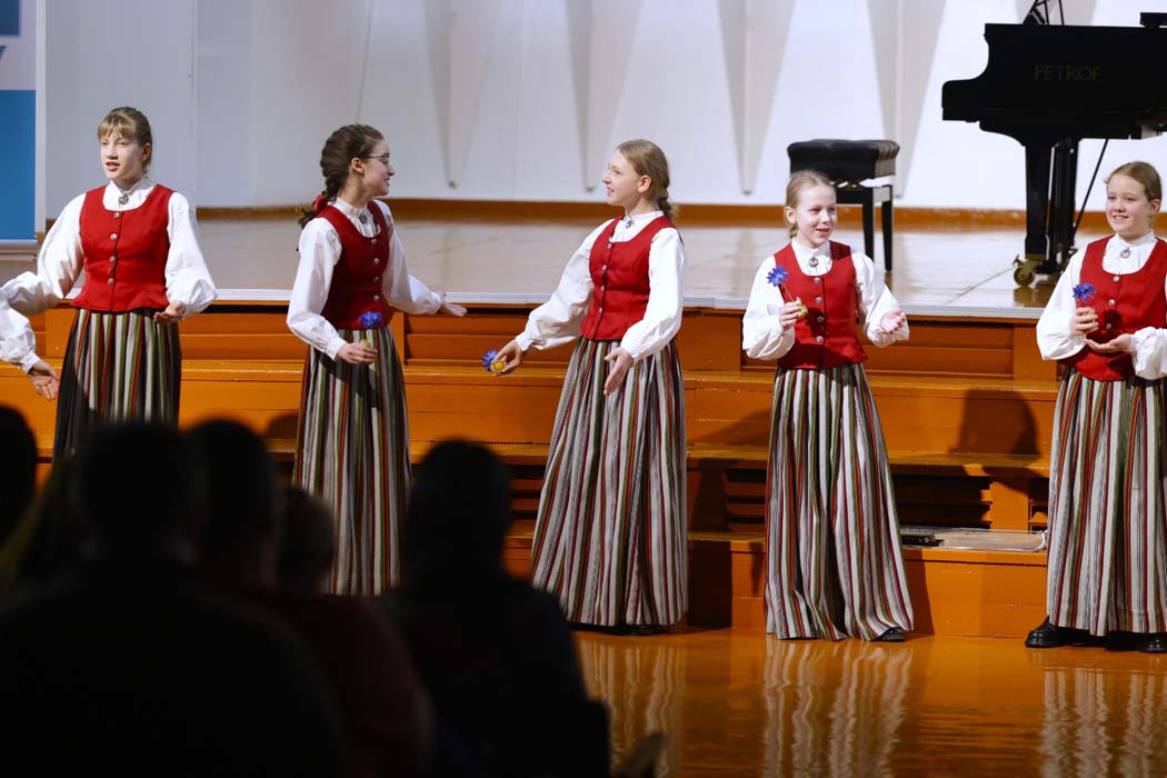 Kora klases kolektīvu koncerts “Dziesmu kamolītis”