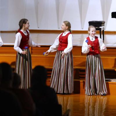 Kora klases kolektīvu koncerts “Dziesmu kamolītis”