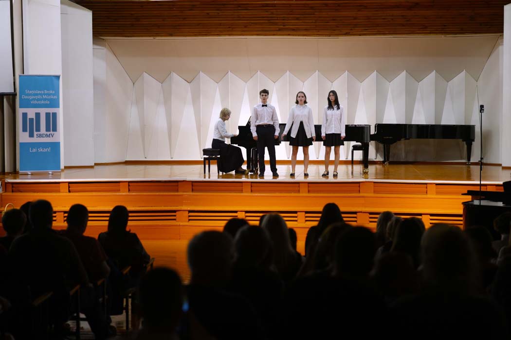 Kora klases kolektīvu koncerts “Dziesmu kamolītis”