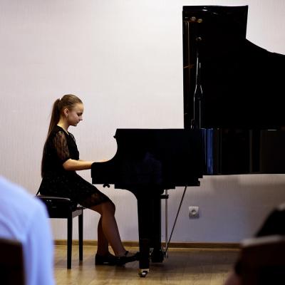 Mūzikas skolas vispārējo klavieru audzēkņu koncerta dalībnieks