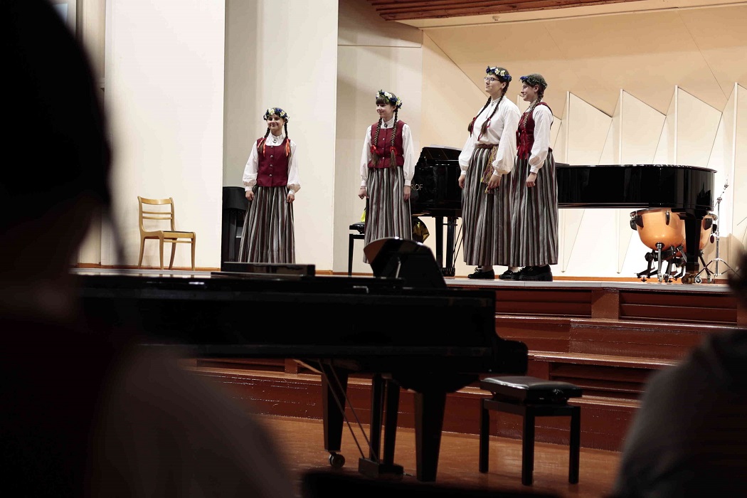  Koncerts Ziedonis klāt